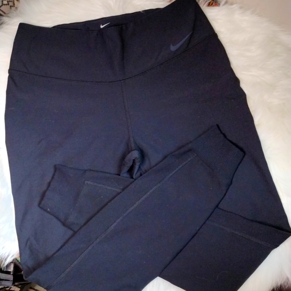Nike Black Leggings With Ribbed Bottoms Sz M